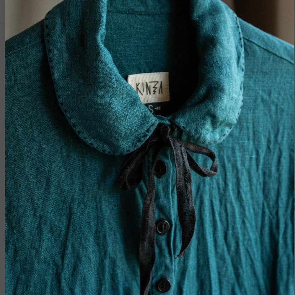 Kinzzza Women's shirt EMIL, teal linen with black tie and black stitching